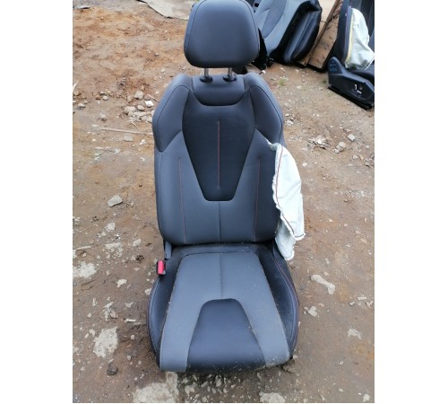 Сиденье переднее левое