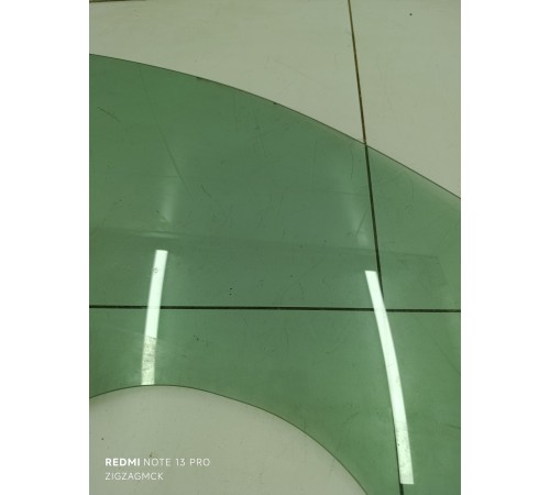 Стекло двери переднее правое