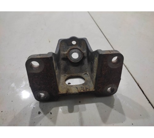 Кронштейн подвески(правый)