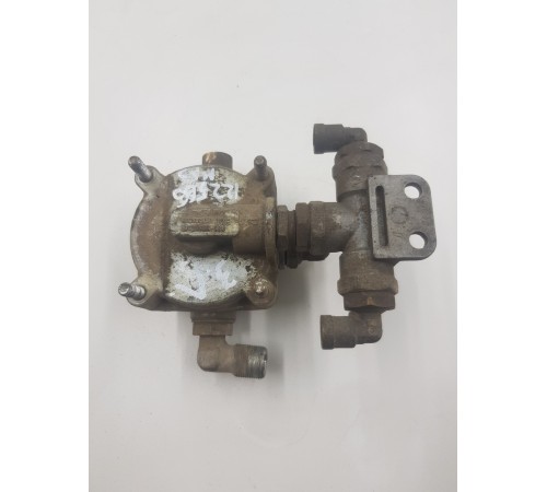 Клапан ускорительный задний левый