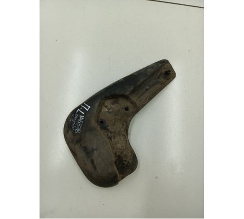 Брызговик передний левый