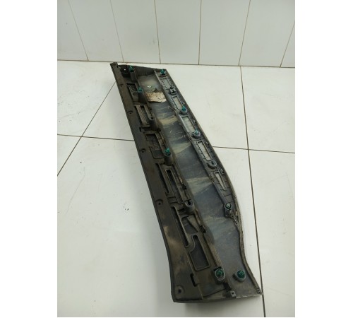 Накладка двери передняя левая внешняя