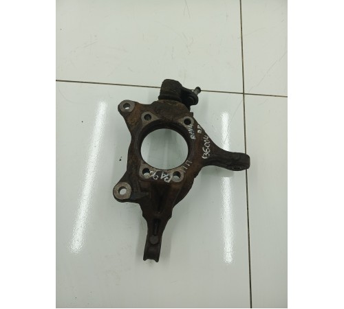 Кулак поворотный передний правый