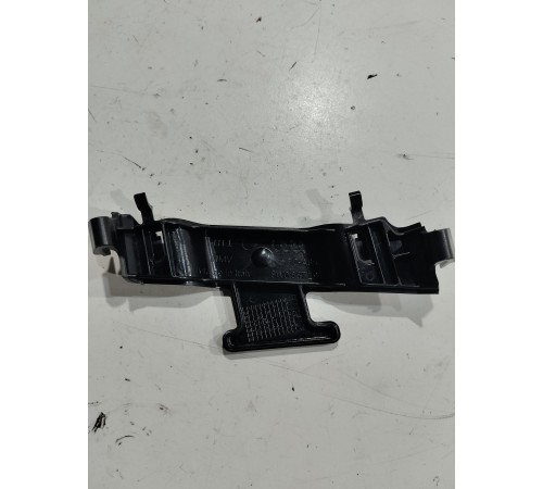 Держатель накладки стойки(левый)