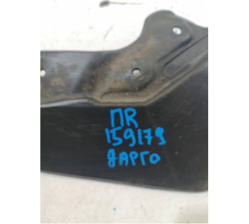 Брызговик передний правый