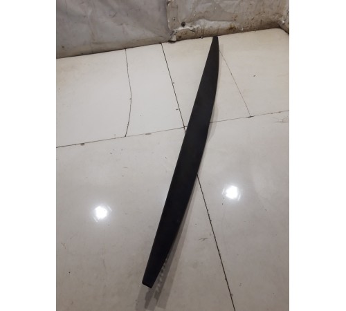 Накладка обшивки двери багажника