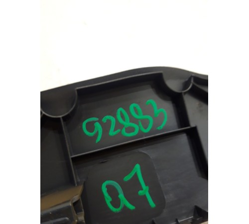 Накладка обшивки двери багажника