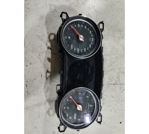 Панель приборов