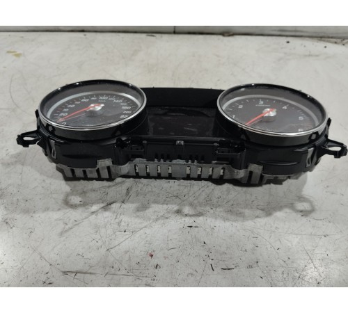 Панель приборов