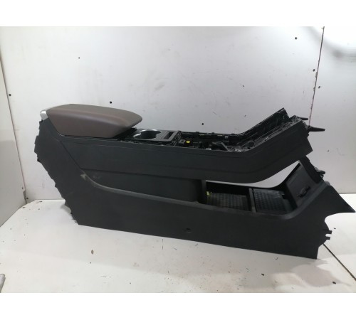 Центральная консоль с подлокотником