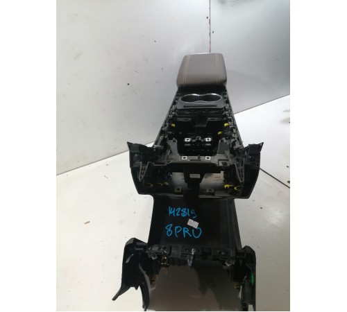 Центральная консоль с подлокотником