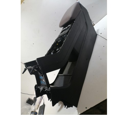 Центральная консоль с подлокотником