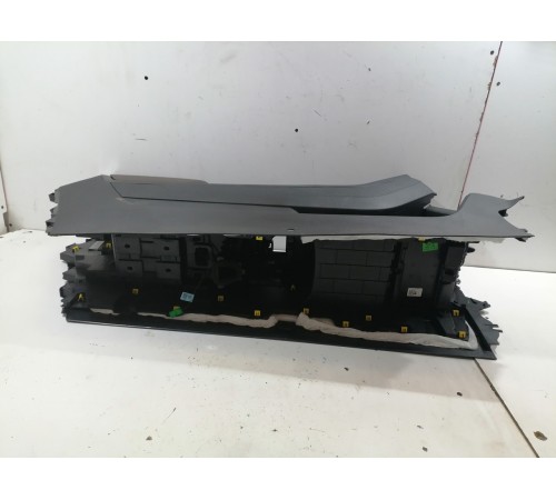 Центральная консоль с подлокотником