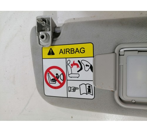 Козырек солнцезащитный правый