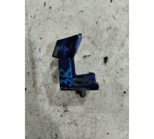 Петля крышки багажника(правая)