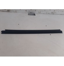 Уплотнитель стекла (задний, правый, внутренний)