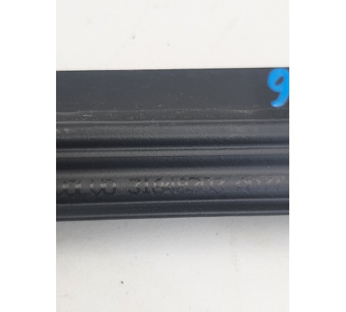 Уплотнитель стекла (задний, правый, внутренний)