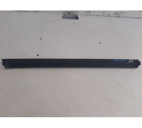 Уплотнитель стекла (задний, правый, внутренний)