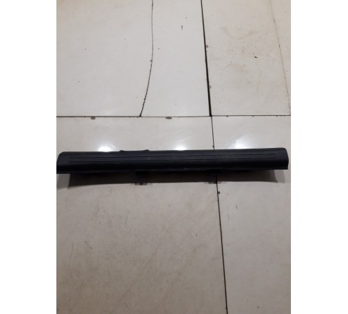 Накладка порога (передняя правая)