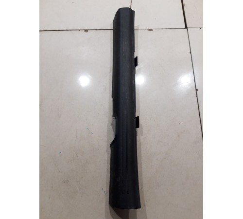 Накладка порога (передняя правая)