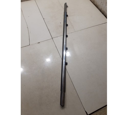 Уплотнитель стекла (передний правый наружный)