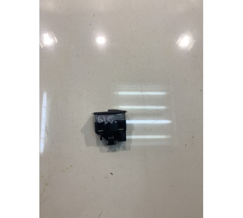 Кнопка стеклоподъемника (задняя, правая)