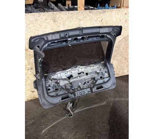 Крышка багажника в сборе со стеклом