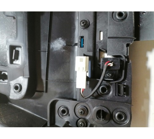 Обшивка двери передняя левая