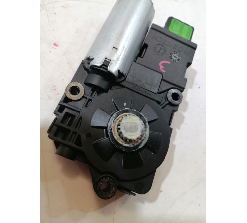 Моторчик люка крыши задний