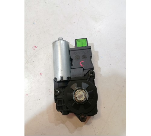 Моторчик люка крыши задний