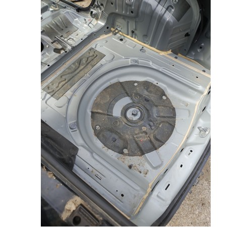 Ниша запасного колеса