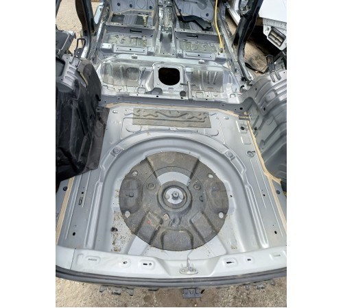 Ниша запасного колеса