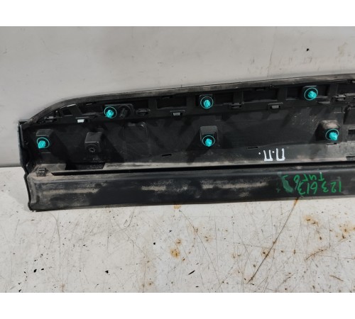 Накладка двери передняя правая