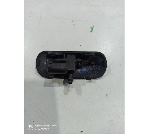 Форсунка омывателя правая