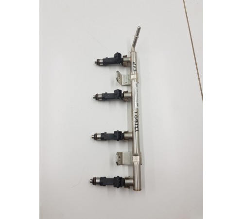 Рампа топливная с форсунками