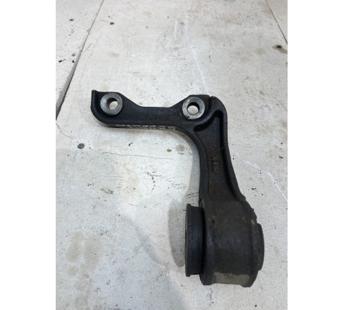 кронштейн переднего моста правый