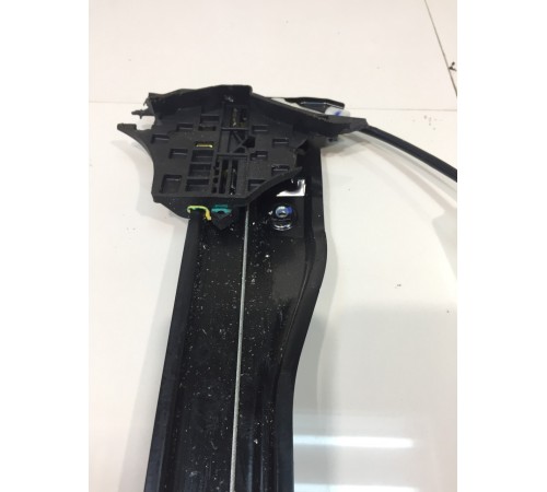 Стеклоподьемник электрический задний правый