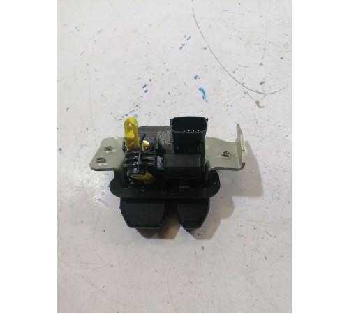 Замок багажника