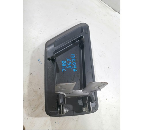 Подлокотник центральной консоли