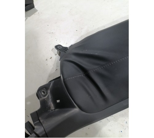 Спинка заднего сидения левая 