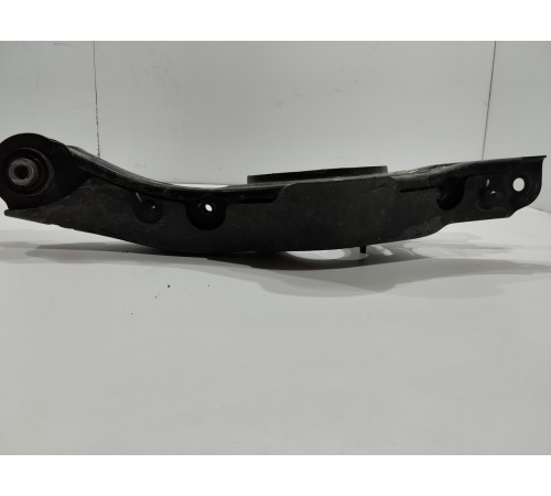 Рычаг задний нижний левый