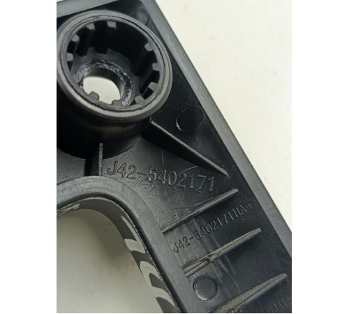 Рычаг открывания капота