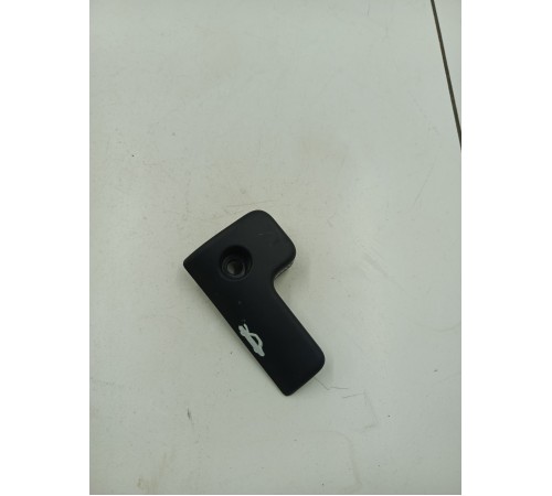 Рычаг открывания капота