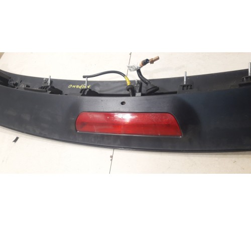 Спойлер крышки багажника