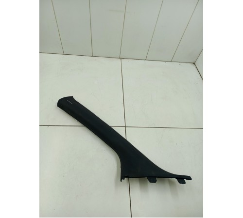 Обшивка передней стойки (левая)