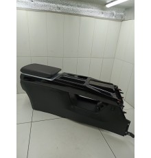 Центральная консоль с подлокотником