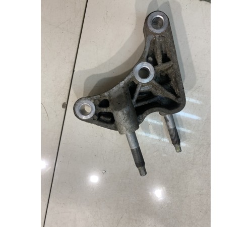 Кронштейн мкпп