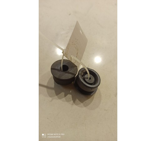 Опора радиатора нижняя (резиновая)