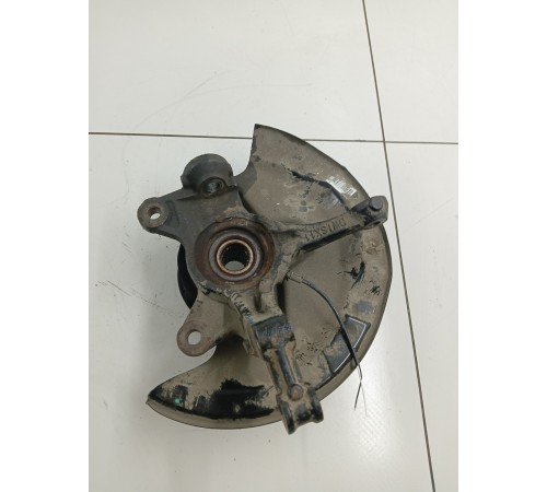 Кулак поворотный передний левый