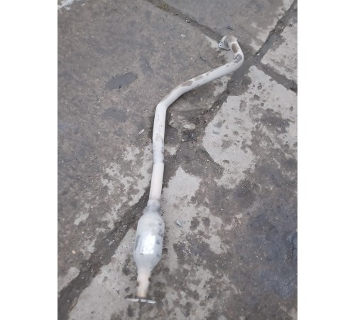 Труба глушителя средняя часть с катализатором